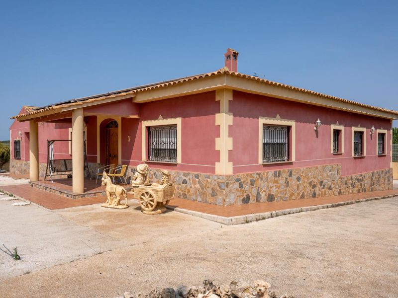 Villa For sale in La Zarza