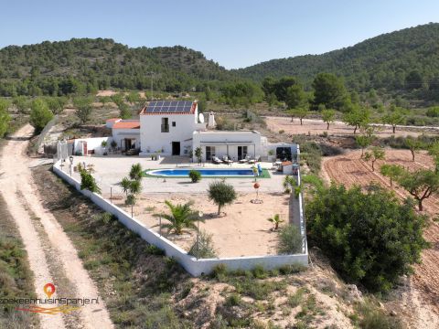 Country House | Finca For sale in Chinorlet