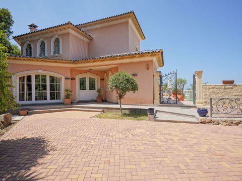 Villa For sale in Pedreguer