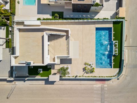 Villa For sale in Orihuela Costa