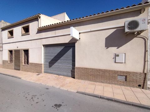 Detached house For sale in Pinoso