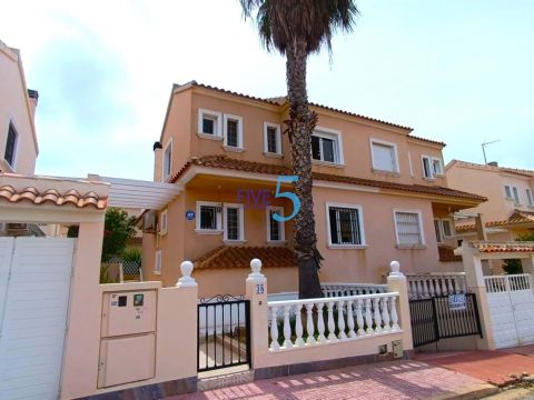 Casa unifamiliar En Torrevieja, Alicante, España