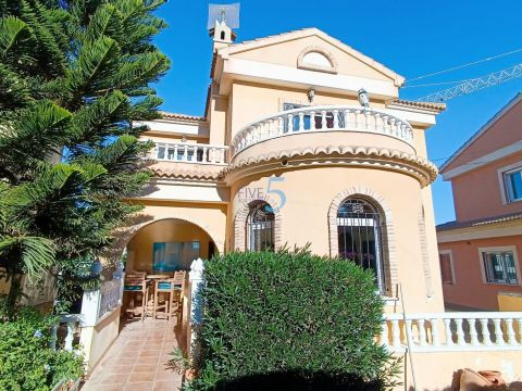 Villa For sale in Orihuela