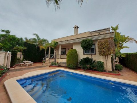 Villa For sale in Pilar de la Horadada