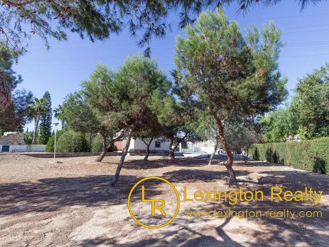 Detached house For sale in Elche