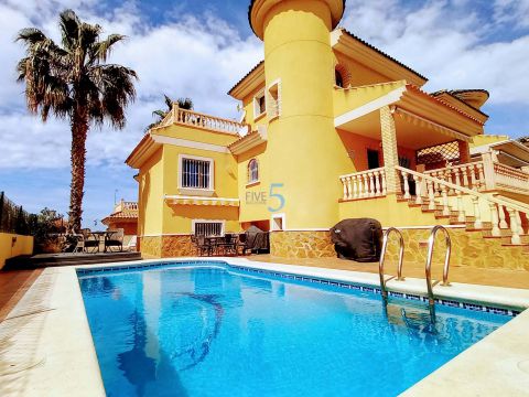 Villa For sale in Algorfa
