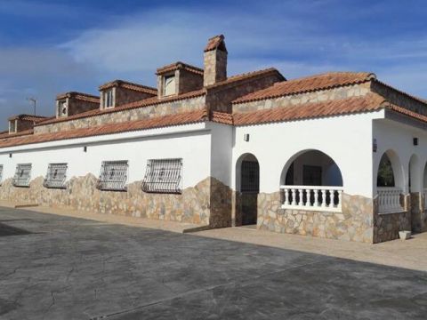 Villa Venta En Sax