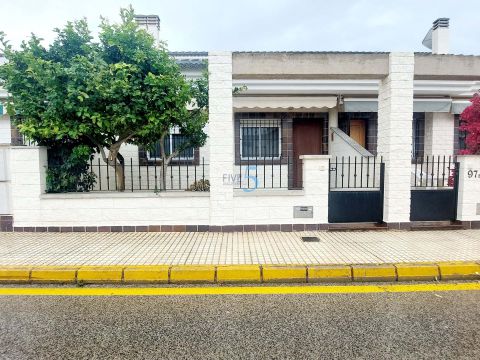 Detached house For sale in Pilar de la Horadada
