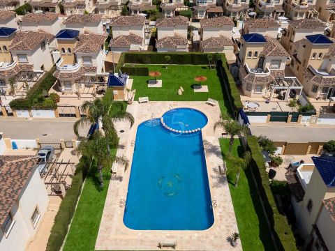 Villa For sale in Guardamar del Segura