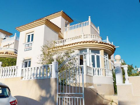Villa in Villamartin, Alicante, Spanje