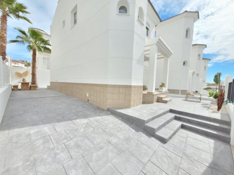 Detached house For rent short term in La Marina