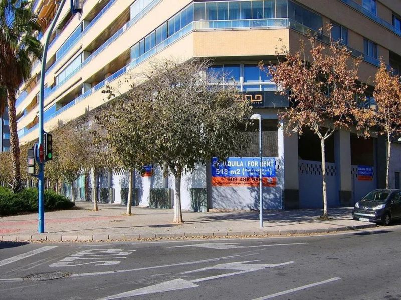 Commercial For rent long term in Alicante