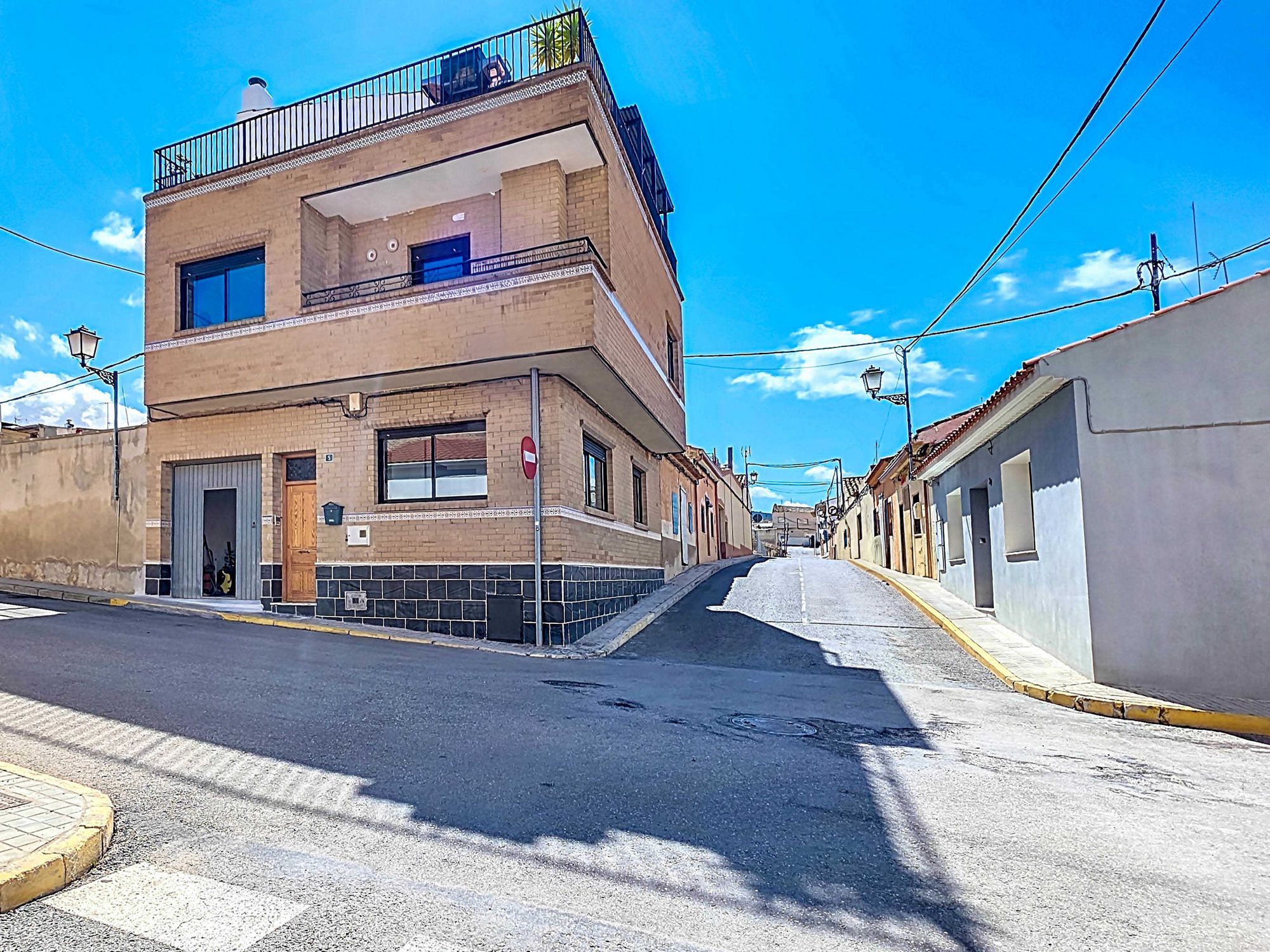 Herenhuis for sale in Pinoso - Alicante - Ref: IZ-386-EXIZ - Image 1